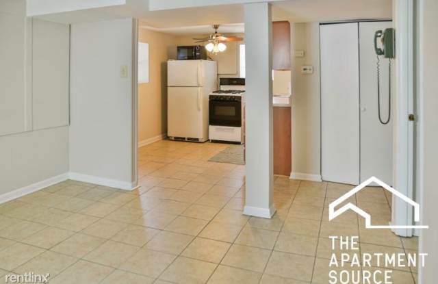 4322 N Hoyne Ave GDN - 4322 North Hoyne Avenue, Chicago, IL 60618