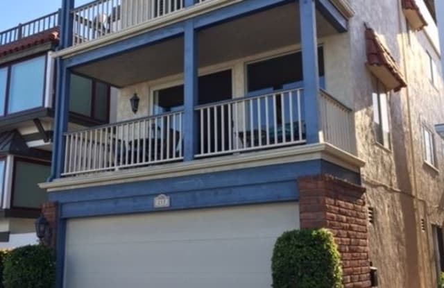 217 19th St. B - 217 19th Street, Newport Beach, CA 92663