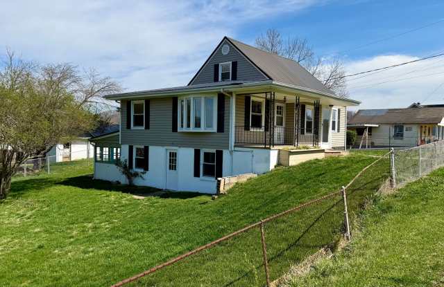 Spacious Updated 5BR Home with Flexible Living Options photos photos