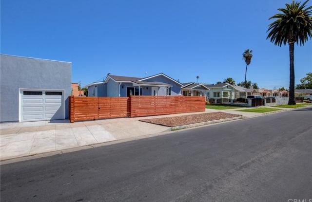 1939 W 36th Place Gallery 3