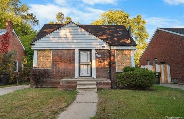 17679 Woodbine Street photos photos