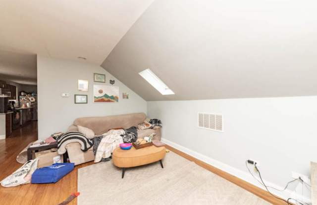 848 N Wood photos photos