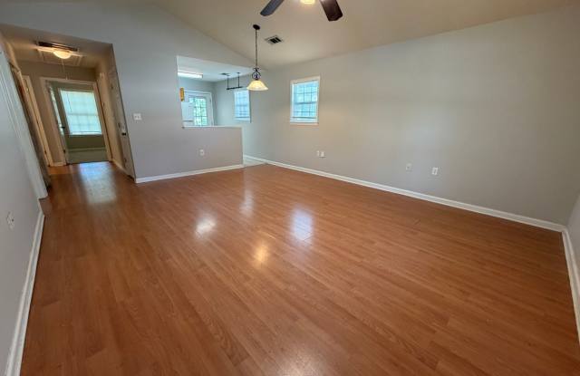 3 Bedrooms, 2 Bathrooms - Home in South Rome! Gallery 3