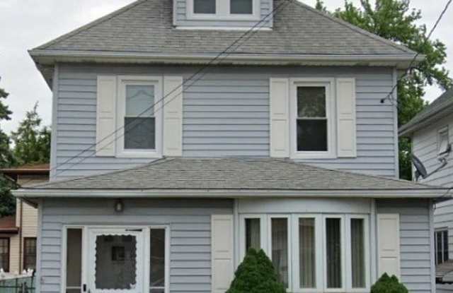 834 Summit St photos photos