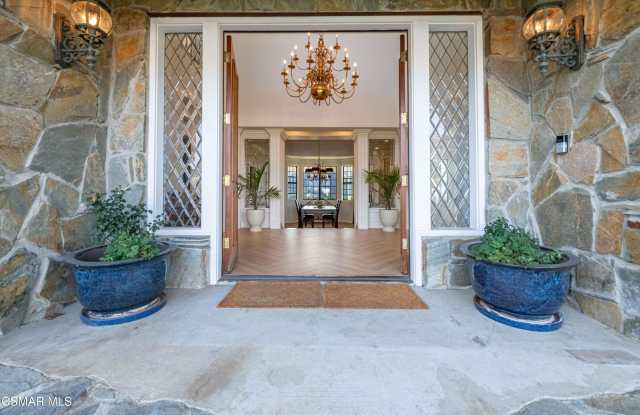 11300 Highridge Court Gallery 4