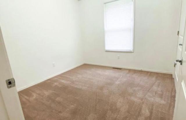 Spacious 3-Bedroom Ozark Duplex with 2-Car Garage – $1,495! Gallery 3