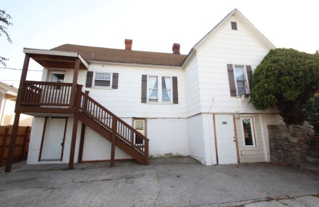 305 Pennsylvania Avenue - B - 305 Pennsylvania Avenue, Wenatchee, WA 98801