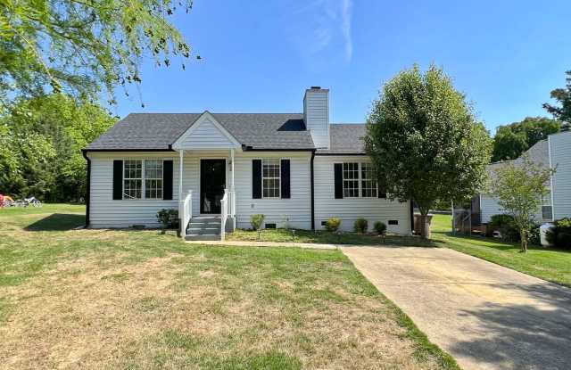 Lovely 3bd 2ba In the heart of Wake Forest - Walk to Downtown! photos photos