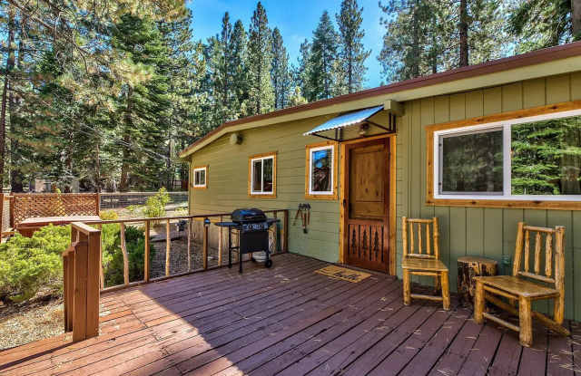 Super cute Pine Tree Lodge available for a seasonal lease (3-6 months) starting 11/1/2026! Call to inquire today! Gallery 1