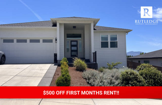 East Medford Cedar Links Living - Move In Special! photos photos