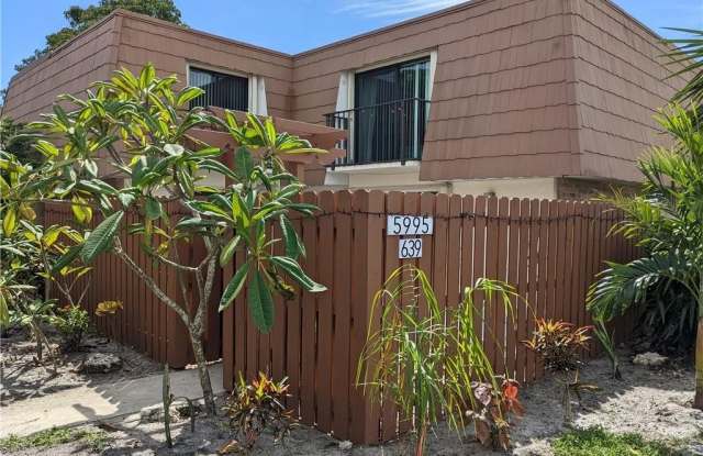 5995 SE Riverboat Drive Gallery 2