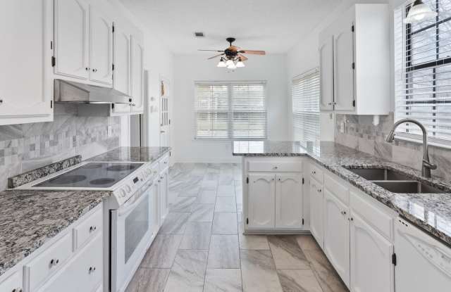 3 Bedroom home located off Jones Creek - 4744 Fallwood Drive, Shenandoah, LA 70817
