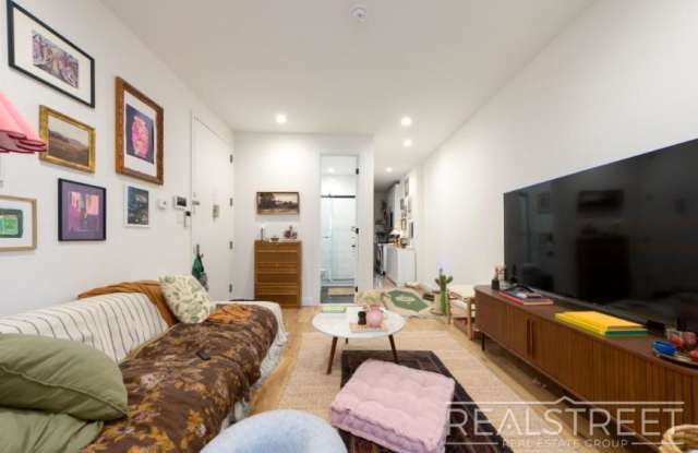 206 MacDougal St photos photos