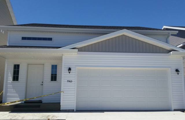 3 Bed 2 Bath Single Family Home Gallery 1