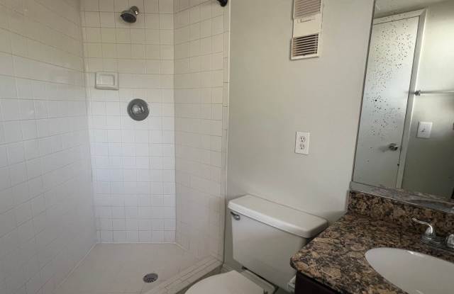$ GREAT PRICED 2/2 IN CORAL SPRINGS $ Low Move In Costs - Call Today! Gallery 4
