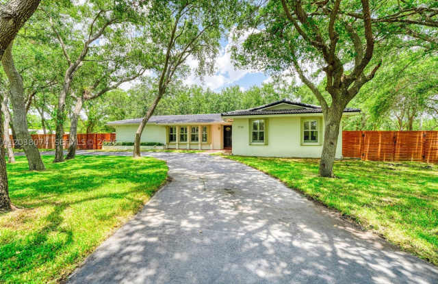 7715 SW 122nd St photos photos