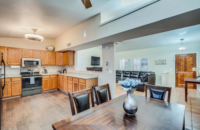 6914 E BEVERLY Lane - 6914 East Beverly Lane, Phoenix, AZ 85254