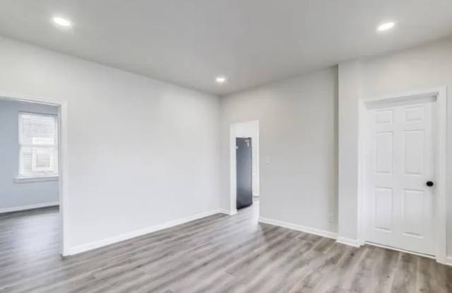 Charming 2BR Duplex in Baltimore Gallery 3