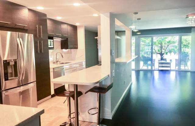 1548 NE 140th St #F-2 - 1548 Northeast 140th Street, Seattle, WA 98125