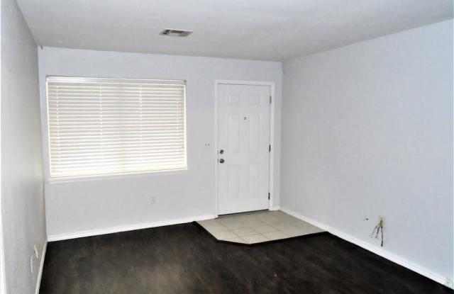 1104 Gale Avenue Gallery 4