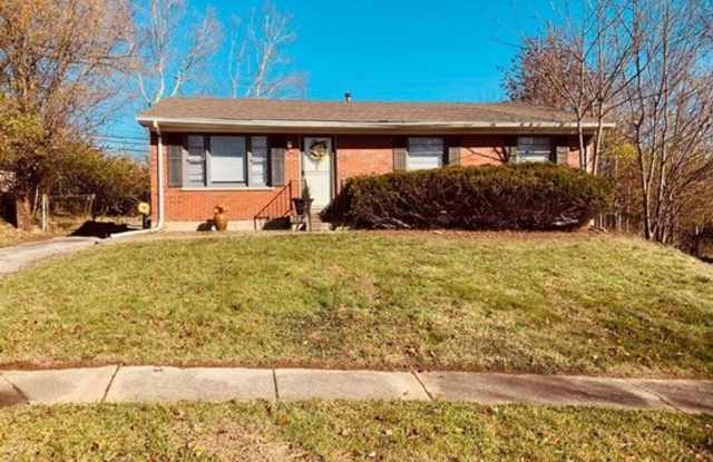 LOVELY 3 BR HOUSE! HW Floors, Fenced Backyard, Garage, Pets Ok! Gallery 1