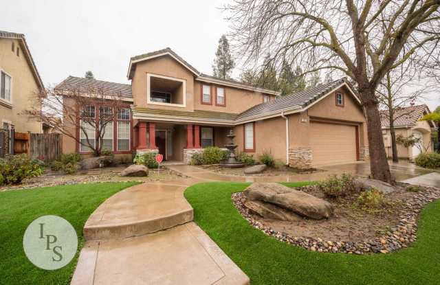 North Fresno Home, 4BR/3BA, in CUSD - Lots of Amenities! photos photos