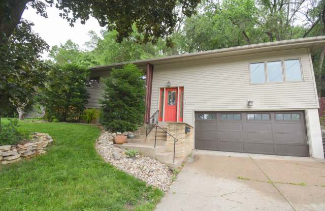 Fantastic 2 bed 2.5 bath Home In Cul-De-Sac For Rent! photos photos