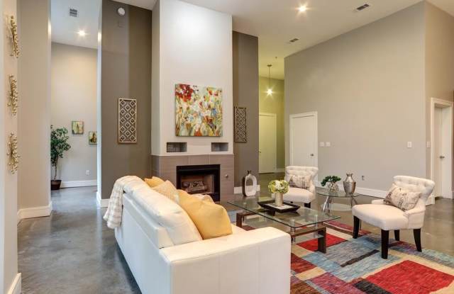 3699 McKinney Avenue Gallery 2