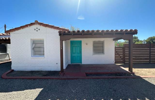 1 Bedrooms Near U of A! Cottage Style Homes with Washer/Dryers and Renovated! photos photos