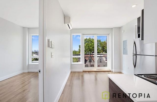 96 De Sales Pl - 96 De Sales Place, Brooklyn, NY 11207