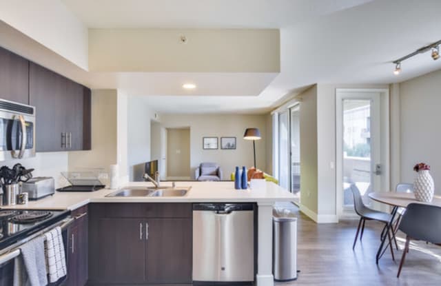617 Colorado Avenue - 617 Colorado Avenue, Santa Monica, CA 90401