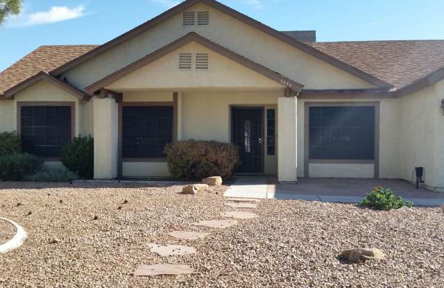 3 Bedroom * 1 Story * RV Parking Gallery 1