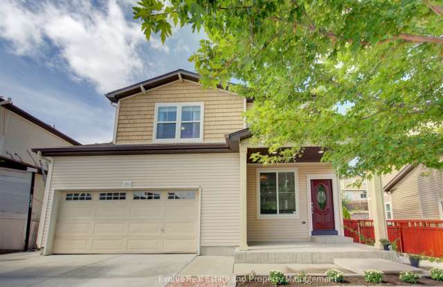 Evolve Real Estate: Cozy Living in Castle Rock, Minutes from Outlets Available October 1st photos photos