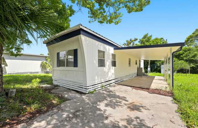Updated 2 bedroom Home with Modern Finishes – Available for Immediate Move-In! photos photos Updated 2 bedroom Home with Modern Finishes – Available for Immediate Move-In! photos photos