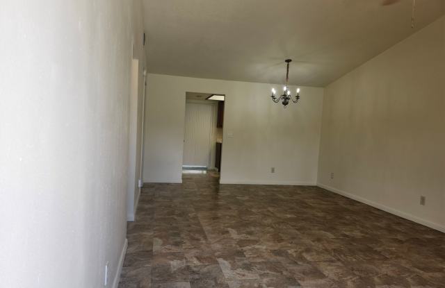 2 bed 1 bath San Carlos Park Gallery 2