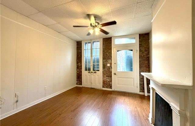 518 DAUPHINE Street Gallery 2