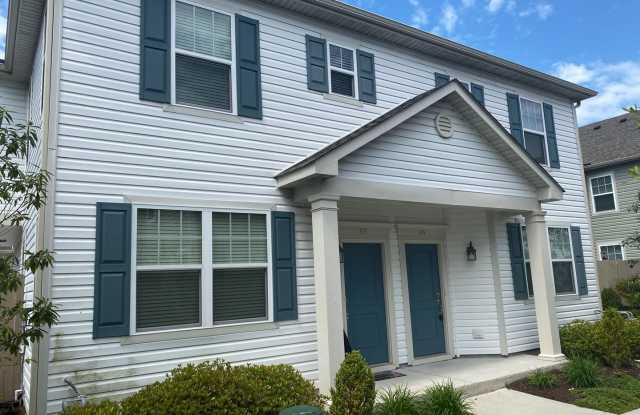 Stylish 2-Bedroom Condo in Spence Crossing Gallery 1