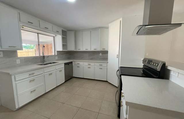 806 V W Ave - 806 V-W Avenue, McAllen, TX 78501 806 V W Ave - 806 V-W Avenue, McAllen, TX 78501