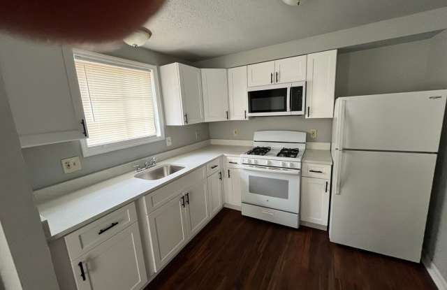 Spacious 3-Bedroom Townhome – Newly Renovated  Move-In Ready! ** VOUCHER HOLDERS ONLY** photos photos