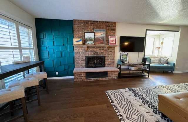 Charming townhome in HSV photos photos