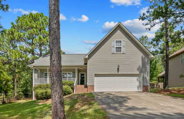 Ranch Home w/ Bonus Room in Carolina Lakes only minutes to Ft Bragg! Gallery 1