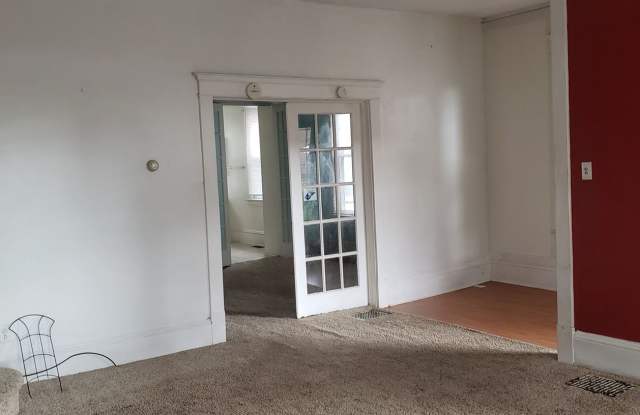 204-206 Wilson Ave Gallery 4