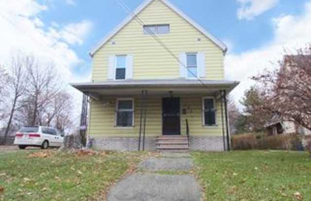 Spacious Corner-Lot Opportunity in Lorain! photos photos