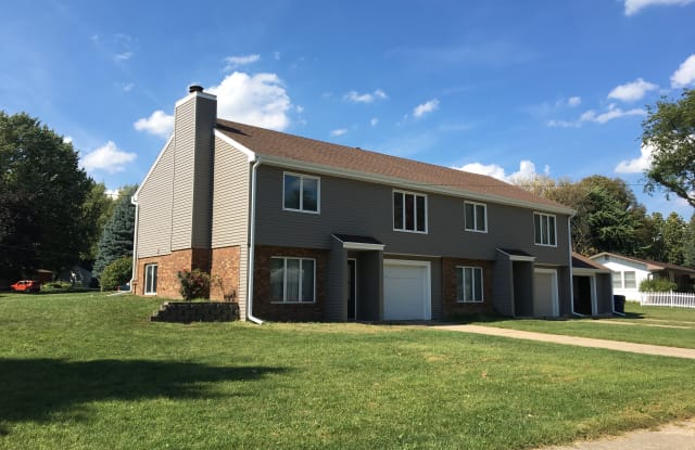2616 Beverly Drive - 2616 Beverly Drive, Urbandale, IA 50322