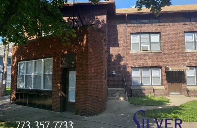 4952 W Berteau Ave 1 - 4952 West Berteau Avenue, Chicago, IL 60641