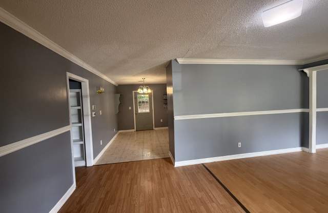 8027 Country Oaks Road Gallery 2