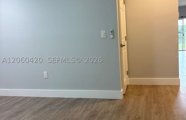2100 Greenview Shores Blvd Gallery 3