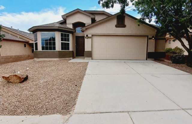3 bed 2 bath home in Huning Ranch. Great Yard! Gallery 3