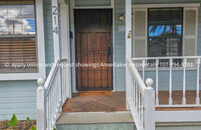 Craftsman 4BR/2BA in Downtown Cloverdale with Detached Office Gallery 4