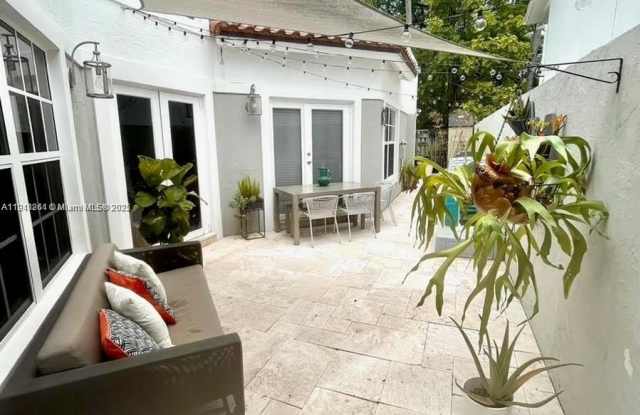 3070 Allamanda St photos photos